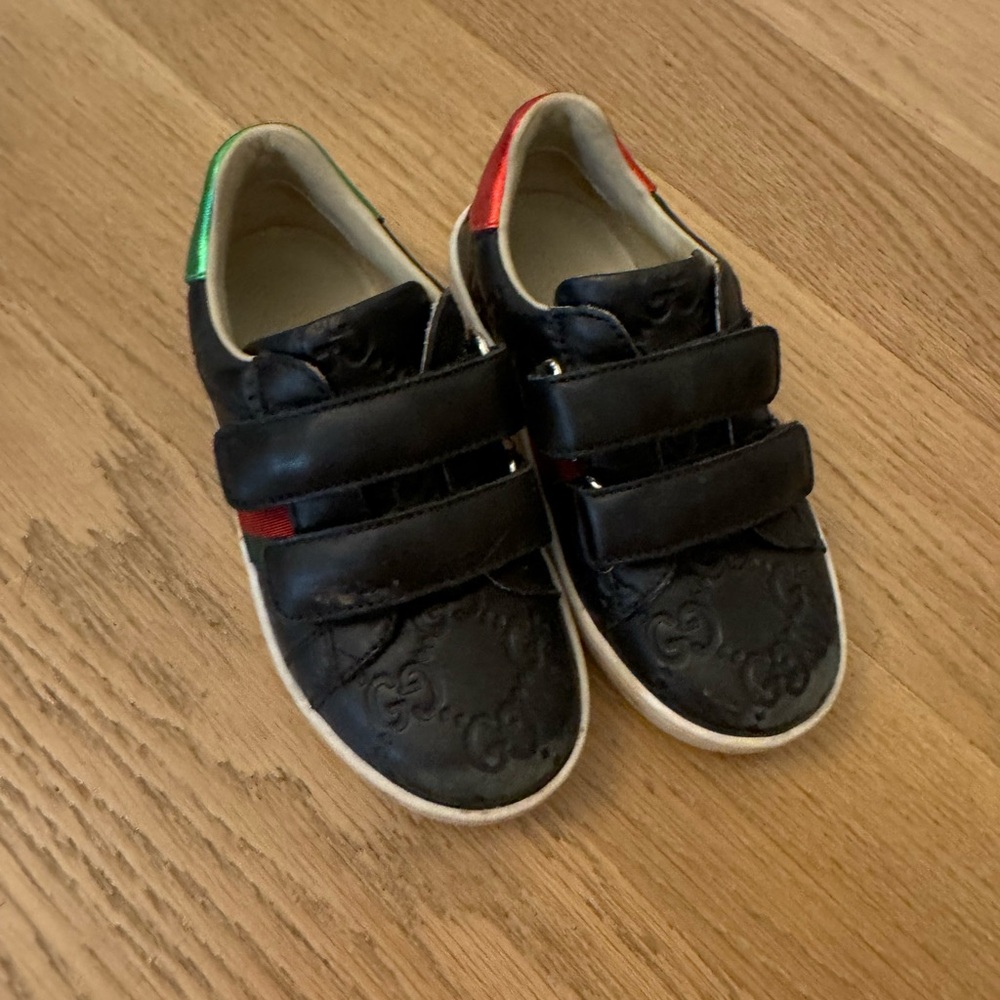 Kids Gucci leather shoes size 25